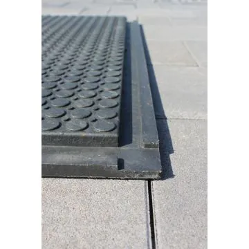 Bodenschutzmatte MT Grip light 22 mm, Münzoptik 800x600x22 mm mit Verlegepfalz, schwarz, halbe